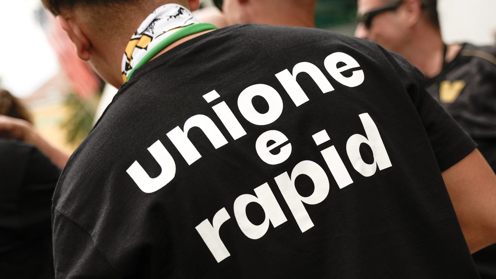 Venezia FC (Partenza Rapid Vienna vs Venezia FC game) 040925-7