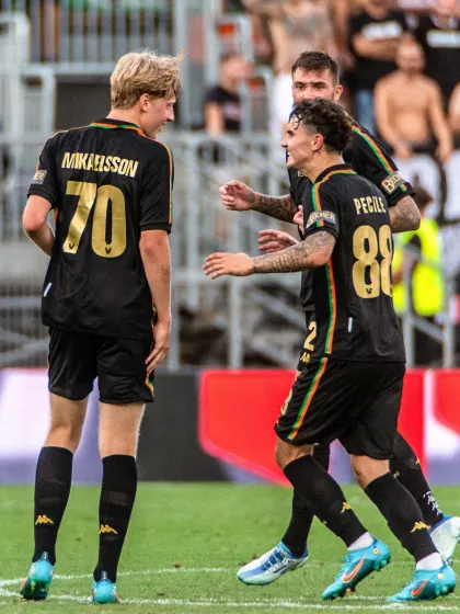 Hilmir Rafn Mikaelsson rinnova il contratto